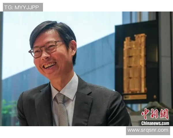 杨伟专访：从青涩少年到足球巨星的成长与回顾