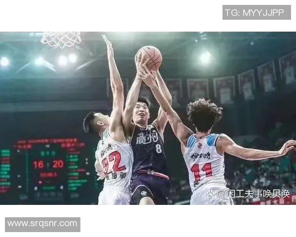 深入分析杭州篮球队的节奏打法与战术特点及其在比赛中的应用 深入分析杭州篮球队的节奏打法与战术特点及其在比赛中的应用